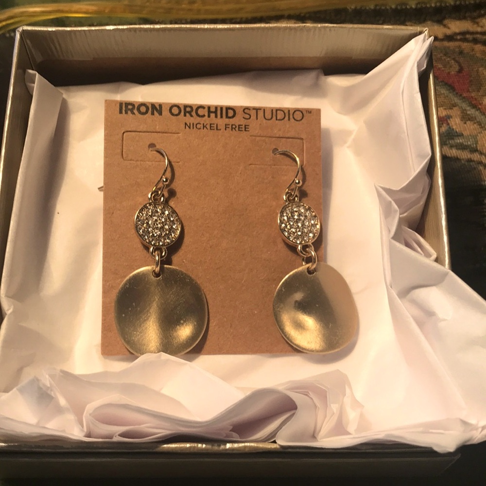 Holiday earrings with sparkle and elegance.